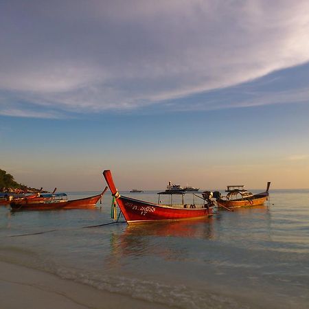 Ten Moons Lipe Resort Екстериор снимка