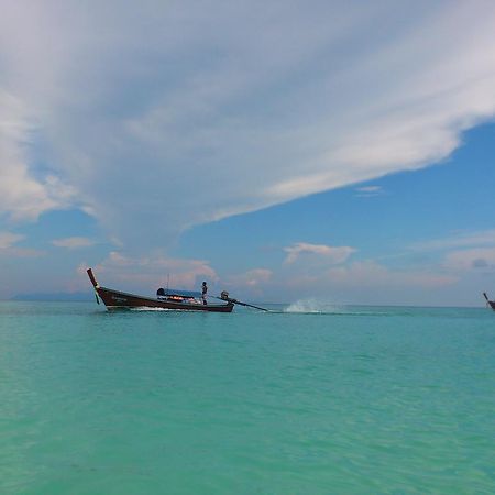 Ten Moons Lipe Resort Екстериор снимка