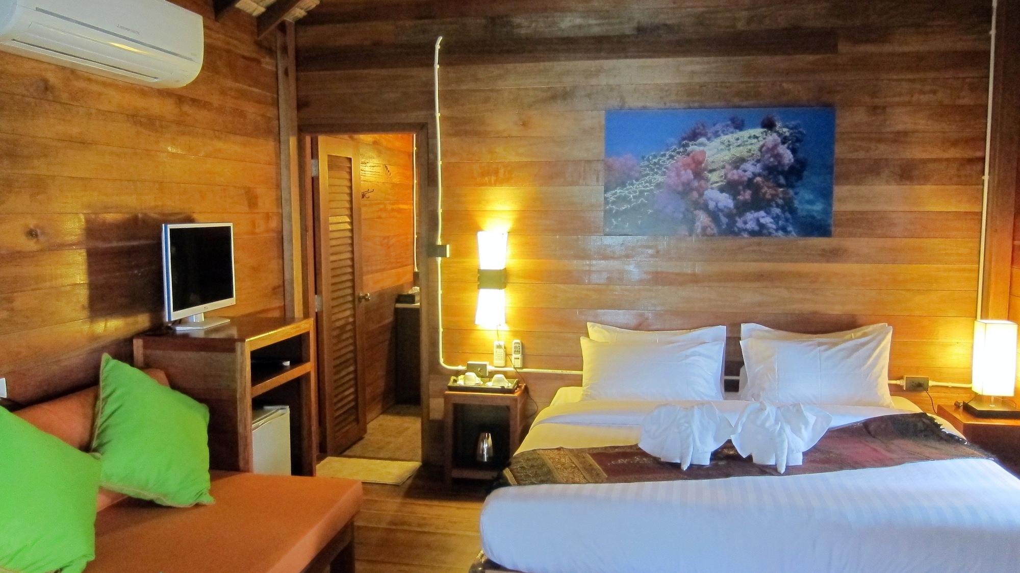 Ten Moons Lipe Resort Екстериор снимка