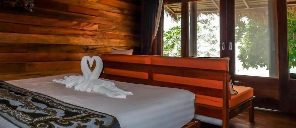 Ten Moons Lipe Resort Екстериор снимка