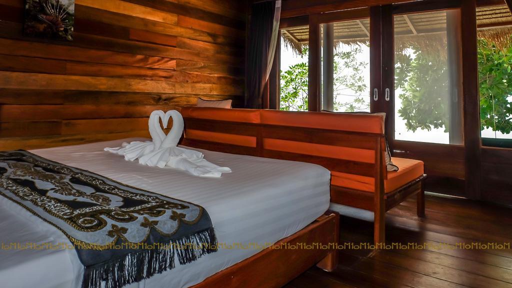 Ten Moons Lipe Resort Екстериор снимка