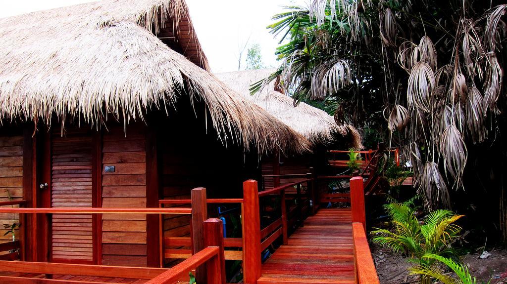 Ten Moons Lipe Resort Стая снимка