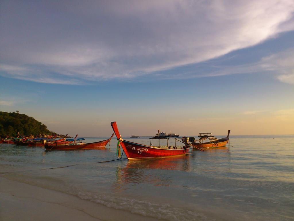 Ten Moons Lipe Resort Екстериор снимка