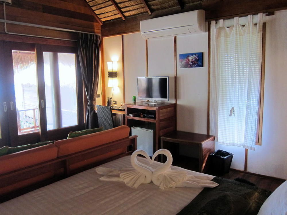 Ten Moons Lipe Resort Екстериор снимка