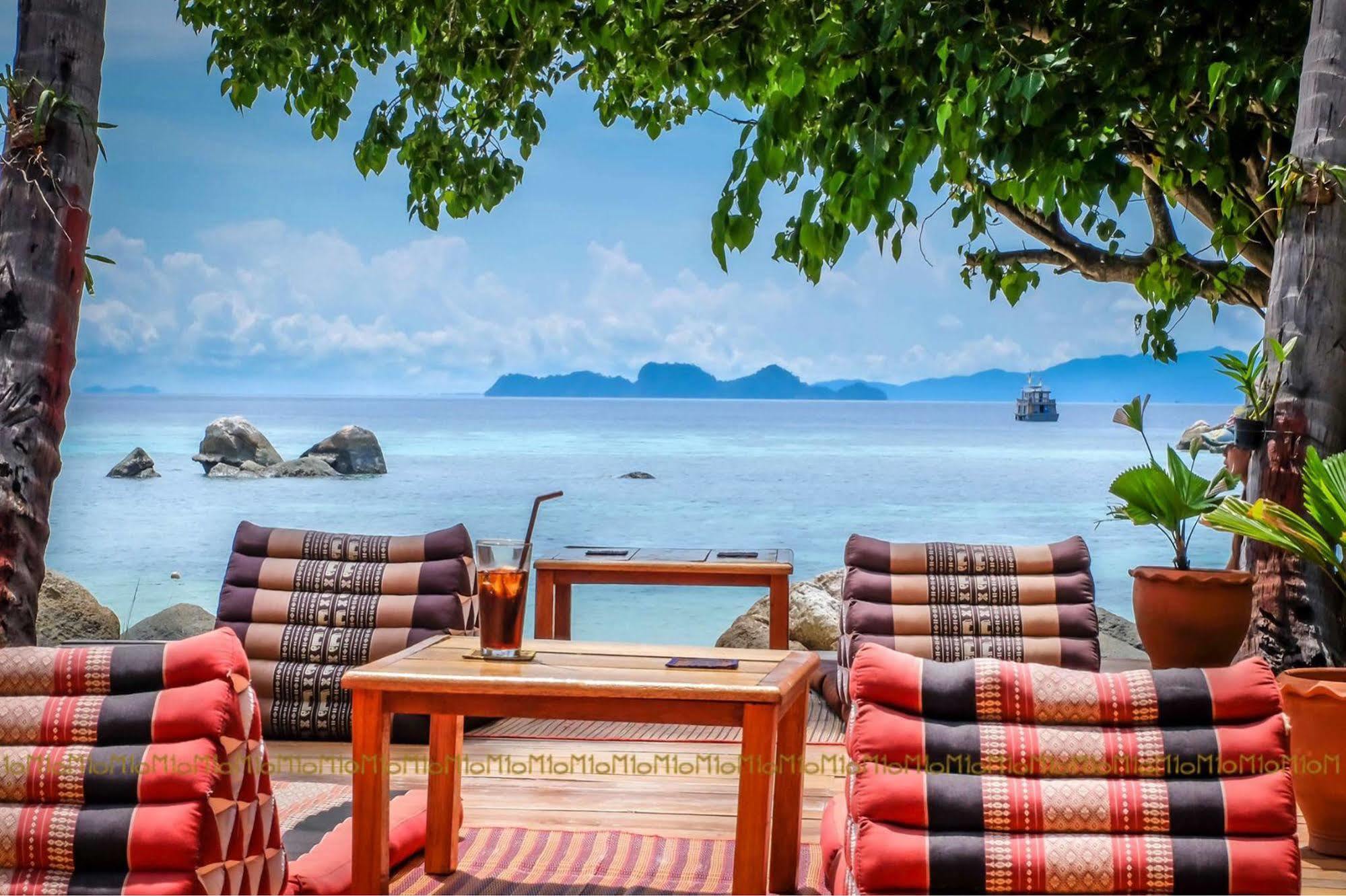 Ten Moons Lipe Resort Екстериор снимка